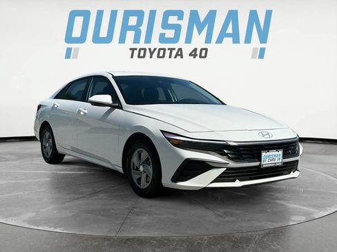 Used 2026 Hyundai Elantra SE FWD image 1