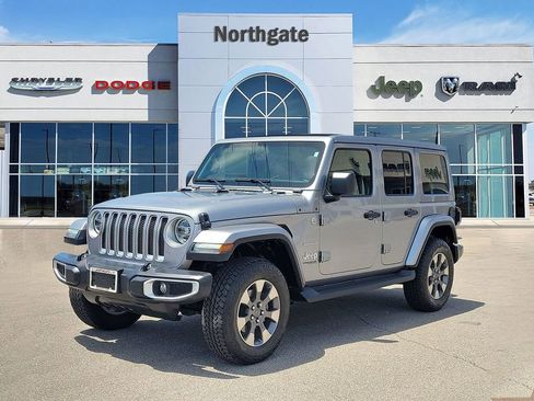 Used 2019 Jeep Wrangler Unlimited Sahara AWD/4WD image 2