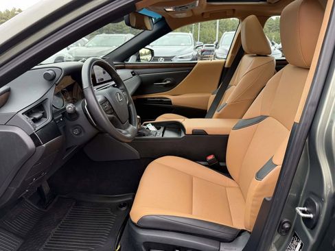 Used 2025 Lexus ES 300h w/ Premium Package image 14