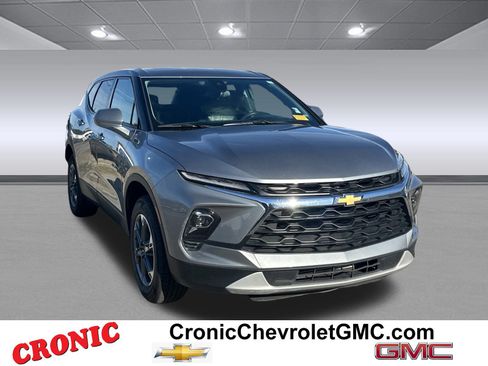 Used 2025 Chevrolet Blazer LT image 1