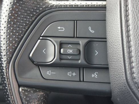 Certified 2025 Toyota Tacoma SR5 image 9