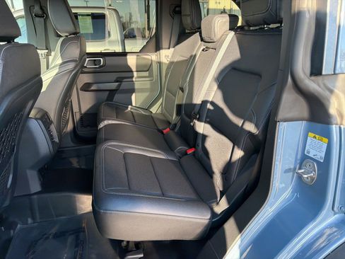 Used 2025 Ford Bronco Badlands image 3