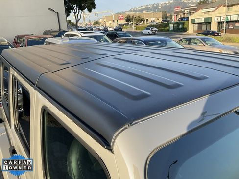 Used 2022 Jeep Wrangler Unlimited Sahara w/ Cold Weather Group image 71