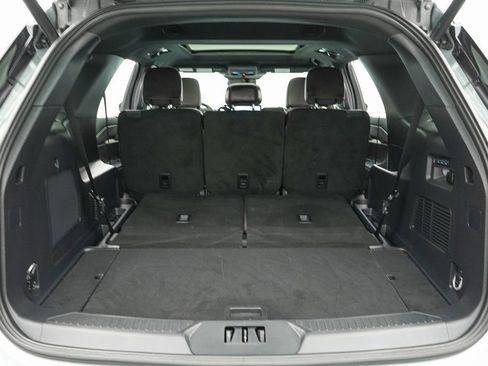 Certified 2025 Ford Explorer Platinum image 23