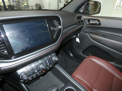 Used 2024 Dodge Durango GT image 11