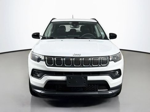 Used 2022 Jeep Compass Latitude FWD image 2