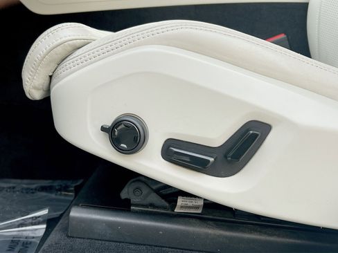 Certified 2022 Volvo XC60 B6 Inscription w/ Advanced Package image 14