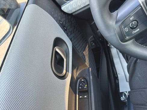 Used 2025 MINI Cooper 2-Door Hardtop image 9