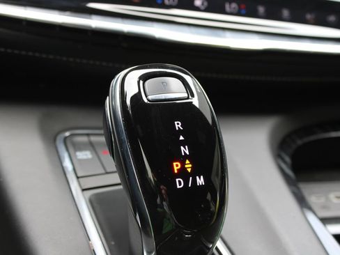 Used 2023 Cadillac Escalade ESV V AWD/4WD image 13