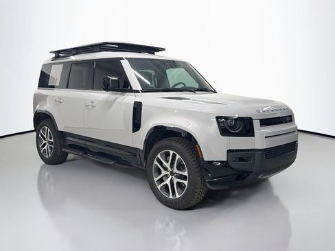 Used 2026 Land Rover Defender 110 X-Dynamic SE AWD/4WD image 7