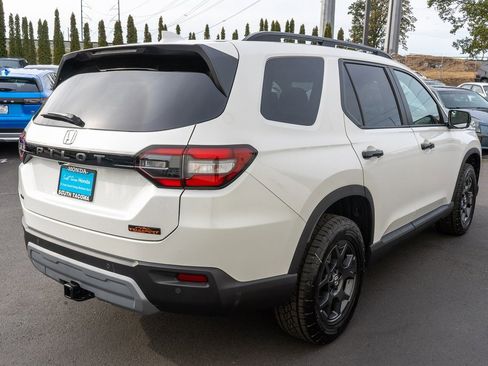 New 2025 Honda Pilot TrailSport image 6