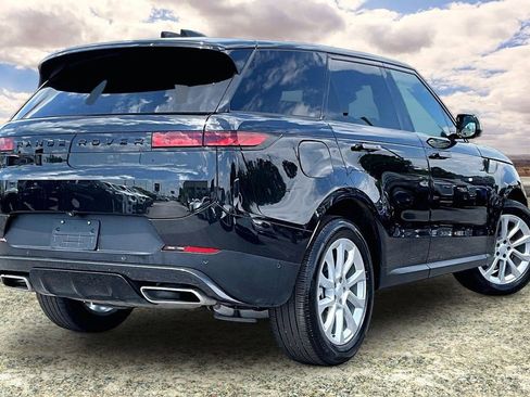 Used 2025 Land Rover Range Rover Sport SE AWD/4WD image 5