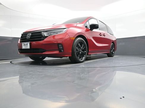 Certified 2023 Honda Odyssey Sport image 28