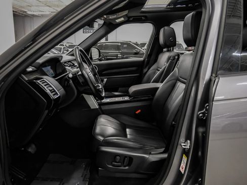 Used 2020 Land Rover Discovery HSE image 3