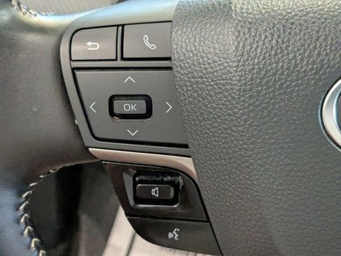 Used 2025 Toyota Camry SE FWD image 22