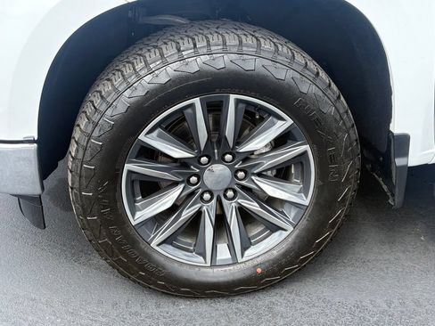 Used 2023 Chevrolet Silverado 1500 LT w/ Protection Package AWD/4WD image 9