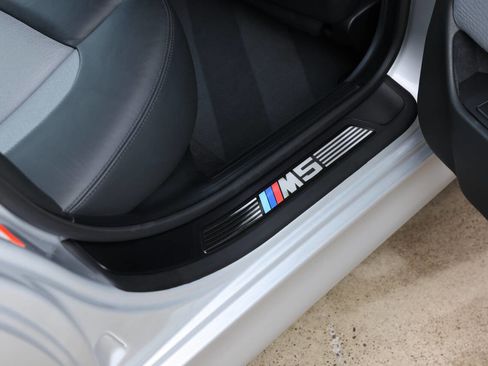 Used 2003 BMW M5 image 52