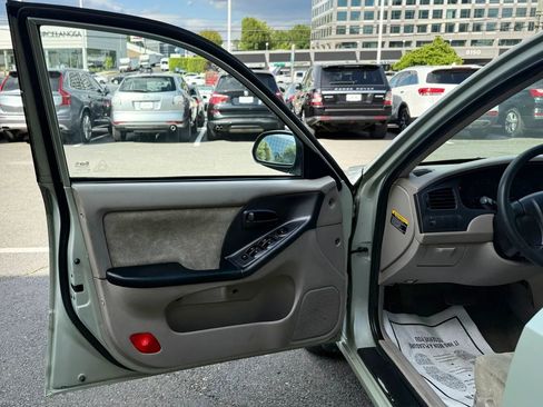 Used 2003 Hyundai Elantra GLS FWD image 6