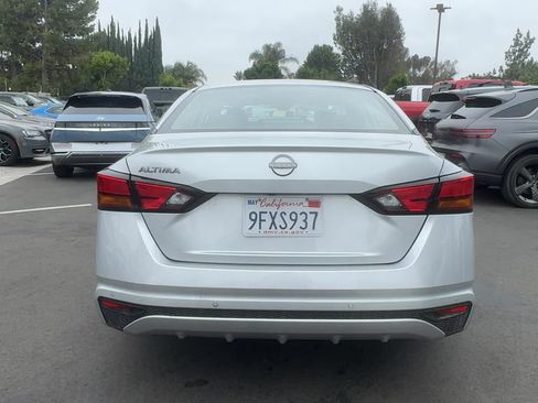 Used 2023 Nissan Altima 2.5 S FWD image 4
