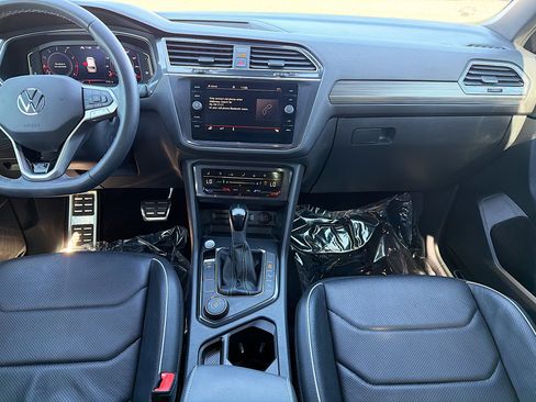 Used 2023 Volkswagen Tiguan SEL R-Line image 18