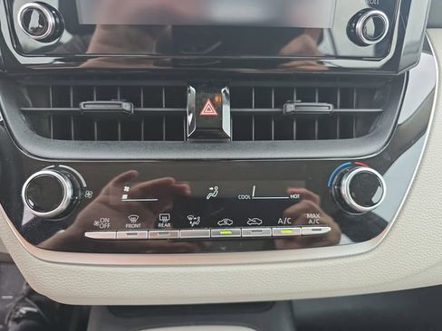 Used 2020 Toyota Corolla L image 24