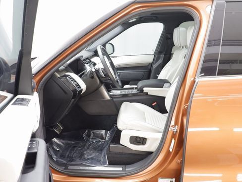 Used 2018 Land Rover Discovery HSE Luxury image 6