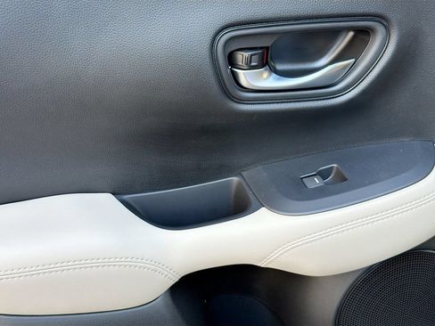 New 2026 Honda HR-V LX image 16