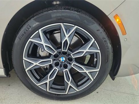 Used 2025 BMW i7 eDrive50 image 60