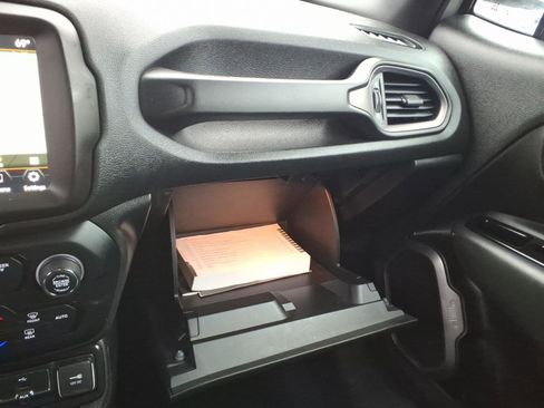 Certified 2020 Jeep Renegade Altitude image 19