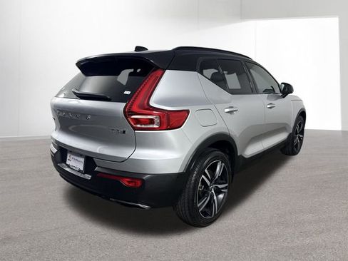 Used 2019 Volvo XC40 T5 R-Design image 35