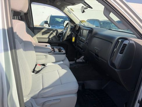 Used 2018 Chevrolet Silverado 1500 Custom w/ Custom Value Package AWD/4WD image 17