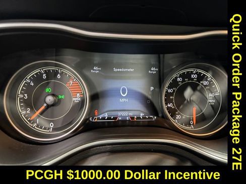 Used 2022 Jeep Cherokee Trailhawk image 2