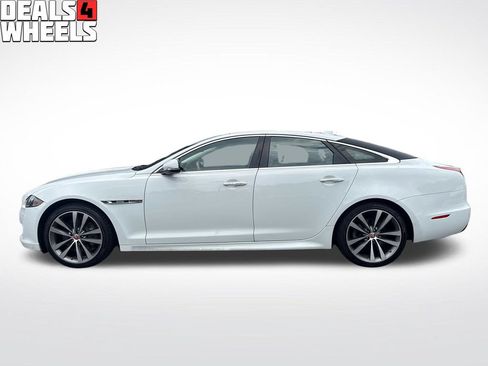 Used 2019 Jaguar XJ R-Sport AWD/4WD image 2