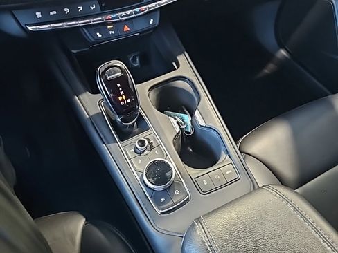 Used 2023 Cadillac XT4 Luxury image 32