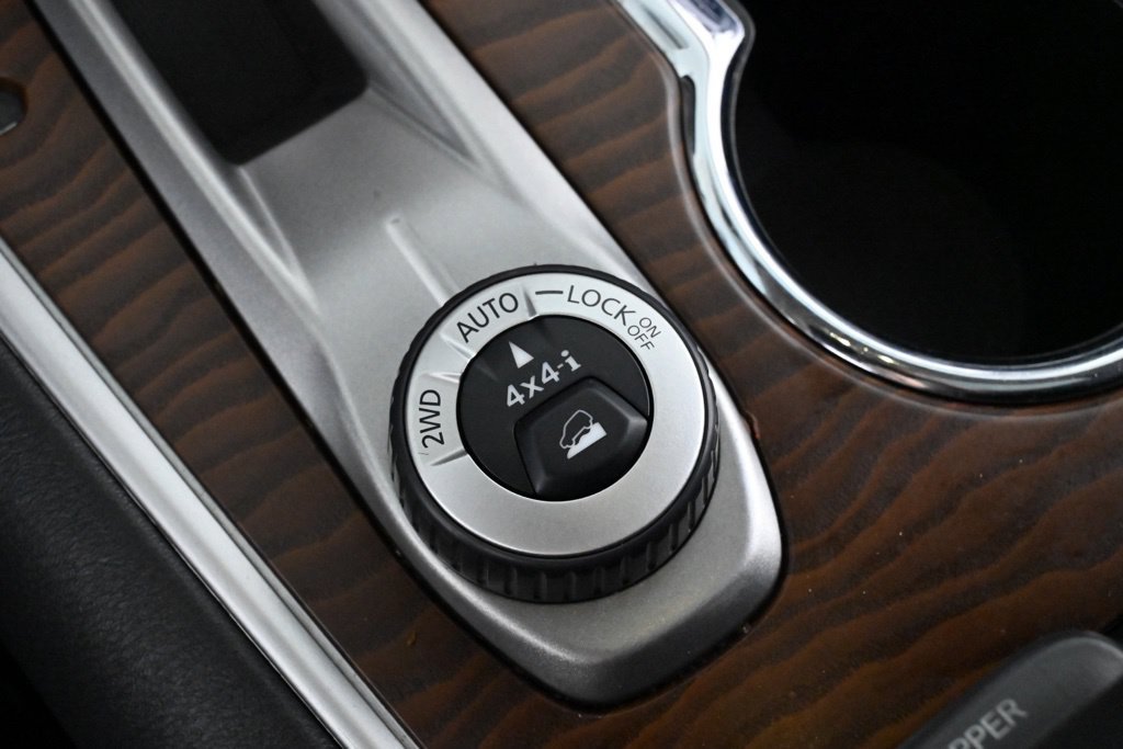 Used 2020 Nissan Pathfinder Platinum AWD/4WD image 26