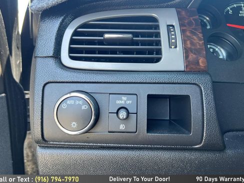 Used 2012 GMC Yukon XL Denali AWD/4WD image 29