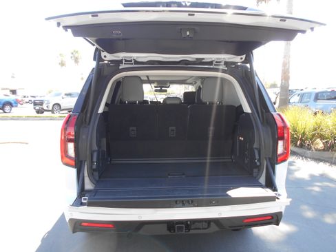 Certified 2025 Ford Expedition Active RWD image 12