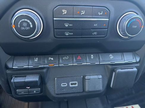 Used 2024 Chevrolet Silverado 2500 Custom w/ Custom Value Package image 52