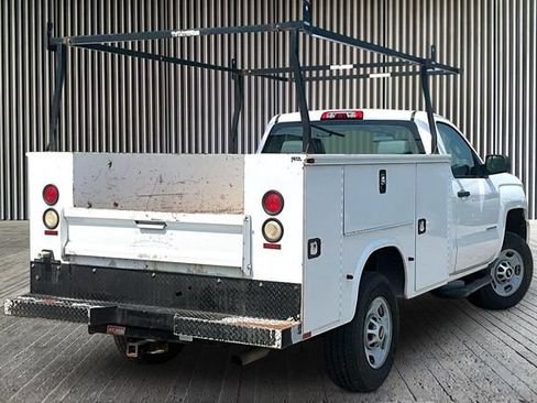 Used 2015 Chevrolet Silverado 2500 W/T RWD image 2