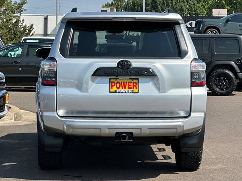 Used 2019 Toyota 4Runner TRD Off-Road Premium AWD/4WD image 5