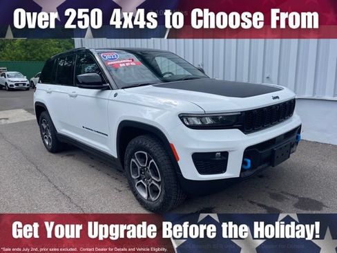 Used 2022 Jeep Grand Cherokee Trailhawk AWD/4WD image 2