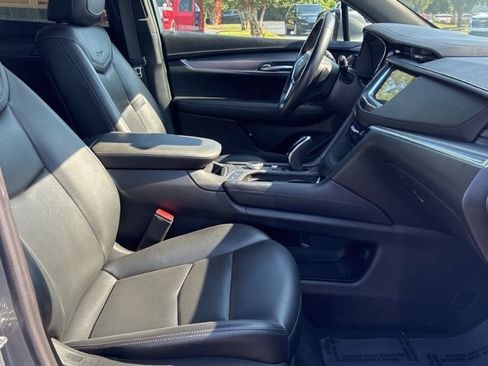 Used 2022 Cadillac XT5 Luxury FWD image 10