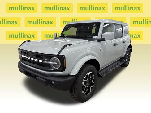 New 2026 Ford Bronco Outer Banks AWD/4WD image 13
