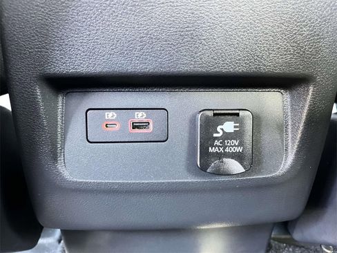 Used 2024 Nissan Frontier SL image 31