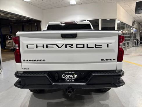 Used 2022 Chevrolet Silverado 1500 Custom Trail Boss w/ LPO, Dark Essentials Package image 5