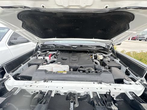 Used 2025 Toyota Tundra Limited AWD/4WD image 31