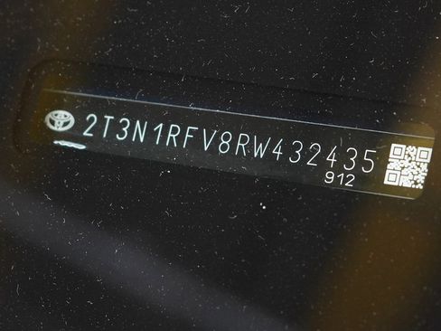 Used 2024 Toyota RAV4 Limited image 32