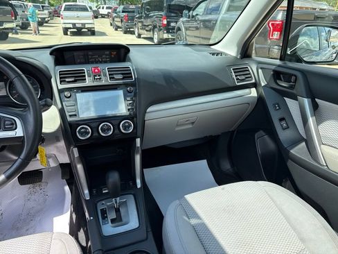 Used 2017 Subaru Forester 2.5i Premium w/ All-Weather Package AWD/4WD image 11