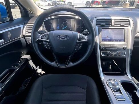Used 2020 Ford Fusion SE FWD image 8