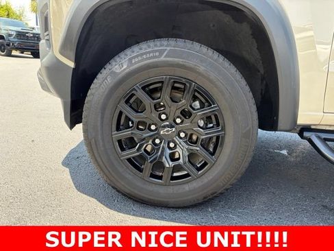 Used 2023 Chevrolet Colorado Trail Boss AWD/4WD image 9